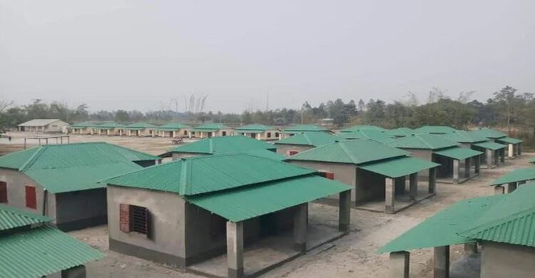 মুজিববর্ষে ৭০ হাজার ভূমি ও গৃহহীন পরিবারকে পাকা ঘর উপহার মুজিববর্ষে ৭০ হাজার ভূমি ও গৃহহীন পরিবারকে পাকা ঘর উপহার