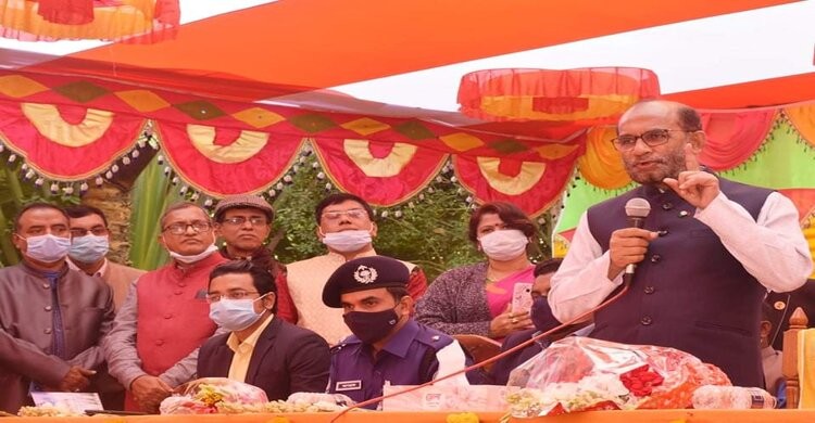 সাম্প্রদায়িকতার বিষবাষ্প যারা ছড়ায় তাদের বিরুদ্ধে সোচ্চার হতে হবে: শ ম রেজাউল করিম সাম্প্রদায়িকতার বিষবাষ্প যারা ছড়ায় তাদের বিরুদ্ধে সোচ্চার হতে হবে: শ ম রেজাউল করিম