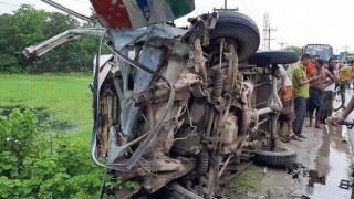 পাঁচদোনায় কাভার্ডভ্যান-লেগুনা সংঘর্ষে ৬ জন নিহত, আহত-৫