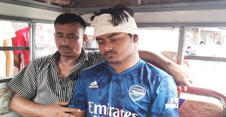 নরসিংদী শহরের তিন দোকানে ডাকাতি, আহত ১ নরসিংদী শহরের তিন দোকানে ডাকাতি, আহত ১
