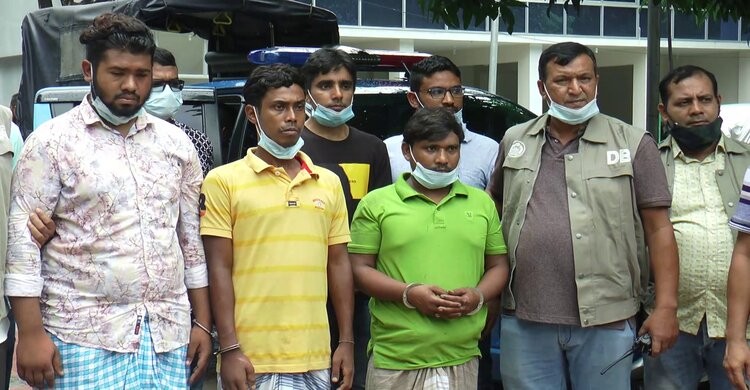 নরসিংদীতে হত্যা মামলার ৫ আসামী গ্রেপ্তার, অস্ত্র উদ্ধার নরসিংদীতে হত্যা মামলার ৫ আসামী গ্রেপ্তার, অস্ত্র উদ্ধার