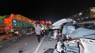 পাঁচদোনায় ট্রাক ও মাইক্রোবাসের সংঘর্ষে ৫ জন নিহত, আহত ৯