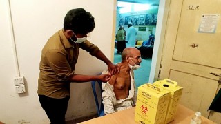 নরসিংদীতে চীনের তৈরি করোনার টিকা প্রদান শুরু