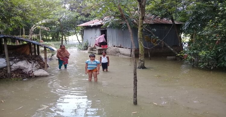 শিবপুর সরকারি ড্রেন ভরাট করে জলবদ্ধতার সৃষ্টির অভিযোগ শিবপুর সরকারি ড্রেন ভরাট করে জলবদ্ধতার সৃষ্টির অভিযোগ