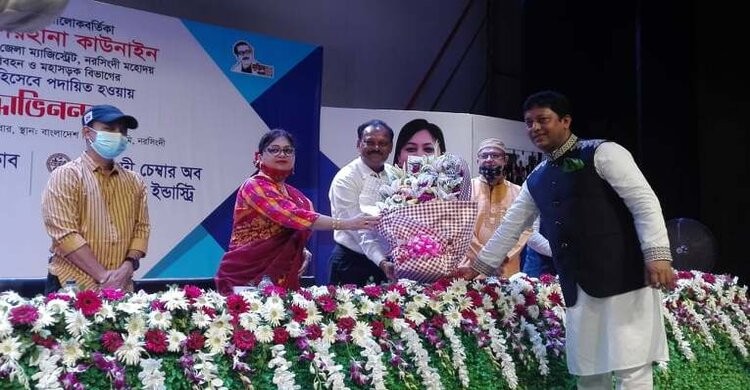 নরসিংদীতে জেলা প্রশাসককে সংবর্ধনা নরসিংদীতে জেলা প্রশাসককে সংবর্ধনা
