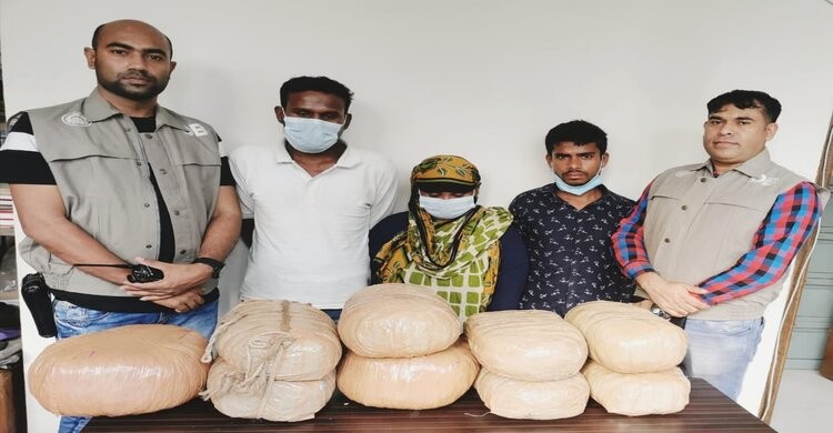 নরসিংদীতে পাচারের সময় ২০ কেজি গাঁজাসহ আটক ৩ নরসিংদীতে পাচারের সময় ২০ কেজি গাঁজাসহ আটক ৩