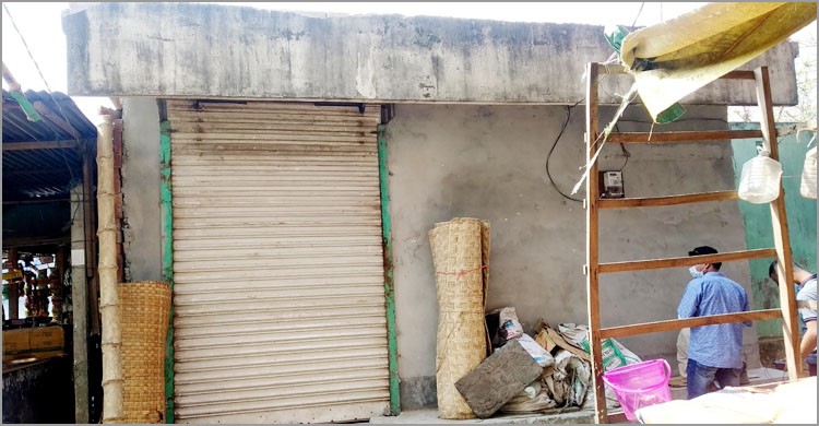 ঘোড়াশালে যুবলীগ নেতার বিরুদ্ধে গণশৌচাগার দখল করে গোডাউন দেয়ার অভিযোগ ঘোড়াশালে যুবলীগ নেতার বিরুদ্ধে গণশৌচাগার দখল করে গোডাউন দেয়ার অভিযোগ