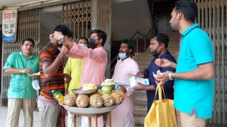 মাধবদী থানা প্রেস ক্লাবের উদ্যোগে মাস্ক বিতরণ