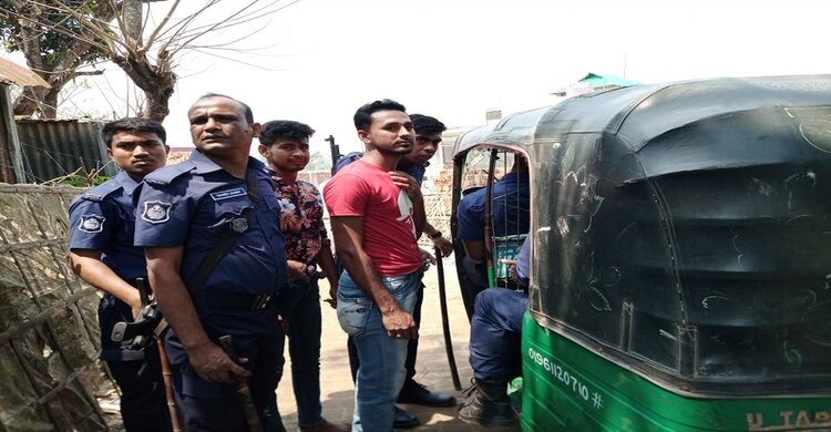 রায়পুরায় পূর্বঘোষণা দিয়ে টেঁটাযুদ্ধে তিনজন আহত রায়পুরায় পূর্বঘোষণা দিয়ে টেঁটাযুদ্ধে তিনজন আহত