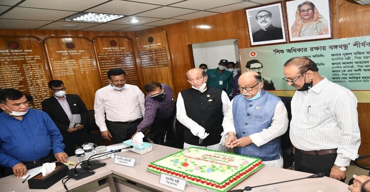 জাতির পিতার অসাম্প্রদায়িক ও গণতান্ত্রিক চেতনায় শিশুদেরকে উদ্বুদ্ধ করতে হবে: শিল্পমন্ত্রী জাতির পিতার অসাম্প্রদায়িক ও গণতান্ত্রিক চেতনায় শিশুদেরকে উদ্বুদ্ধ করতে হবে: শিল্পমন্ত্রী