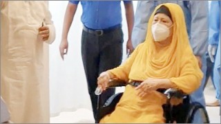 শ্বাসকষ্ট বেড়ে যাওয়ায় বিএনপি চেয়ারপারসন বেগম খালেদা জিয়া সিসিইউতে
