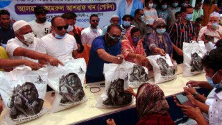 পলাশে ২৫ হাজার হতদরিদ্র মানুষের মাঝে ঈদ সামগ্রী বিতরণ