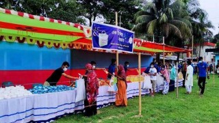 পলাশে কর্মহীন মানুষের জন্য এক টাকায় ঈদ বাজার!