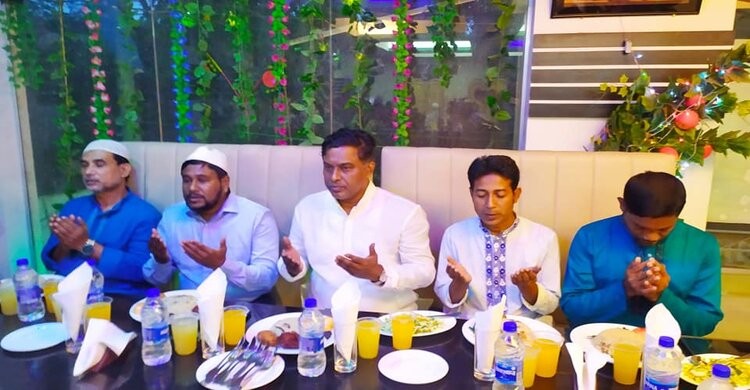 শিবপুরে সাংবাদিকদের সম্মানে বিএনপি নেতা মনজুর এলাহীর ইফতার মাহফিল শিবপুরে সাংবাদিকদের সম্মানে বিএনপি নেতা মনজুর এলাহীর ইফতার মাহফিল