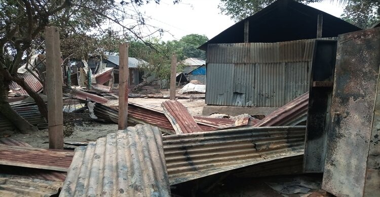 রায়পুরায় দুই পক্ষের সংঘর্ষে নিহতের সংখ্যা বেড়ে ৩, আহত অর্ধশত রায়পুরায় দুই পক্ষের সংঘর্ষে নিহতের সংখ্যা বেড়ে ৩, আহত অর্ধশত