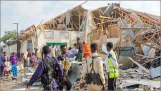 সোমালিয়ায় জাতিসংঘ কনভয়কে লক্ষ্য করে গাড়িবোমা হামলা, নিহত ৮ সোমালিয়ায় জাতিসংঘ কনভয়কে লক্ষ্য করে গাড়িবোমা হামলা, নিহত ৮