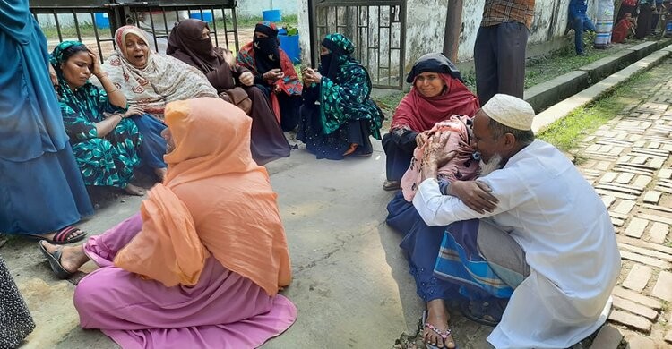 আলোকবালীতে ইউপি নির্বাচনকে কেন্দ্র করে সংঘর্ষে তিনজন নিহত, আহত ২২ আলোকবালীতে ইউপি নির্বাচনকে কেন্দ্র করে সংঘর্ষে তিনজন নিহত, আহত ২২