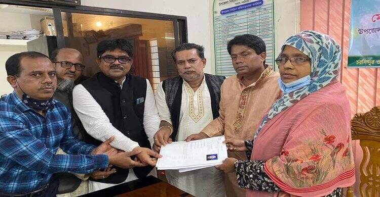 পলাশের দুই ইউপিতে প্রার্থীদের মনোনয়ন দাখিল পলাশের দুই ইউপিতে প্রার্থীদের মনোনয়ন দাখিল