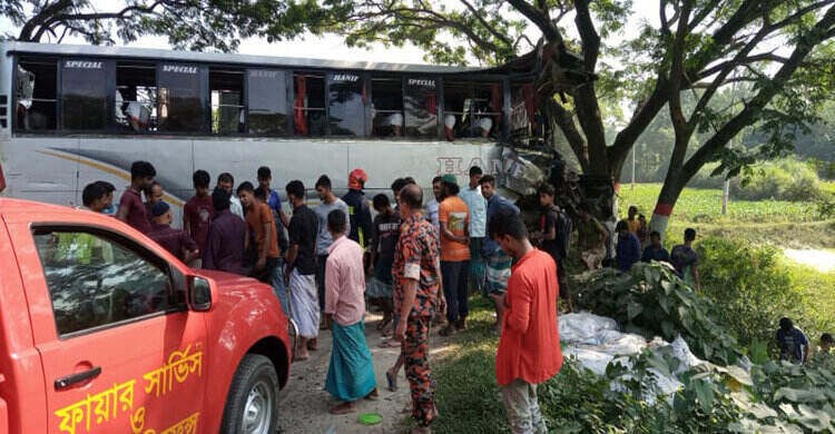 রায়পুরায় বাসের সঙ্গে মুখোমুখি সংঘর্ষে কাভার্ড ভ্যানের চালক নিহত রায়পুরায় বাসের সঙ্গে মুখোমুখি সংঘর্ষে কাভার্ড ভ্যানের চালক নিহত