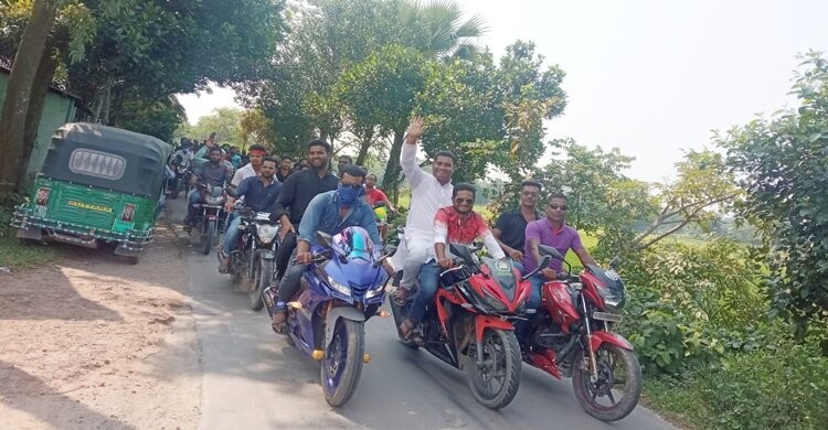 মনোহরদীতে ইউপি নির্বাচনে সম্ভাব্য চেয়ারম্যান প্রার্থীর মোটর শোভাযাত্রা মনোহরদীতে ইউপি নির্বাচনে সম্ভাব্য চেয়ারম্যান প্রার্থীর মোটর শোভাযাত্রা