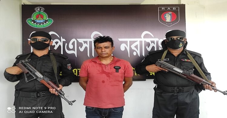 পলাশে দেশীয় অস্ত্রসহ একজন গ্রেপ্তার পলাশে দেশীয় অস্ত্রসহ একজন গ্রেপ্তার