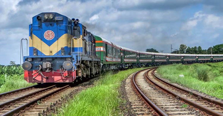 রায়পুরায় ট্রেনের ধাক্কায় অজ্ঞাত ব্যক্তির মৃত্যু রায়পুরায় ট্রেনের ধাক্কায় অজ্ঞাত ব্যক্তির মৃত্যু