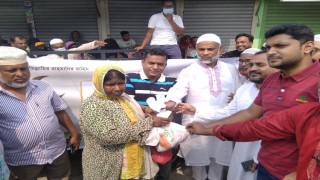 মাধবদীতে ৪শ জনের মধ্যে গোস্ত বিতরণ মাধবদীতে ৪শ জনের মধ্যে গোস্ত বিতরণ