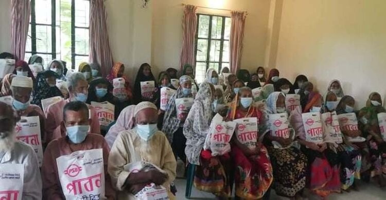 রায়পুরায় ঈদ উপহার পেলেন ৬০ জন বৃদ্ধ নারী-পুরুষ রায়পুরায় ঈদ উপহার পেলেন ৬০ জন বৃদ্ধ নারী-পুরুষ