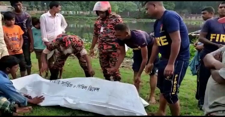 নরসিংদীতে বজ্রপাতের সময় মেঘনায় নিখোঁজ জেলের লাশ উদ্ধার নরসিংদীতে বজ্রপাতের সময় মেঘনায় নিখোঁজ জেলের লাশ উদ্ধার