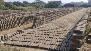 অভিযানের এক সপ্তাহের মধ্যেই ফের চালু অবৈধ ৩ ইটভাটা