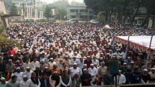 রায়পুরায় রাষ্ট্রীয় মর্যাদায় উপজেলা চেয়ারম্যানের দাফন সম্পন্ন