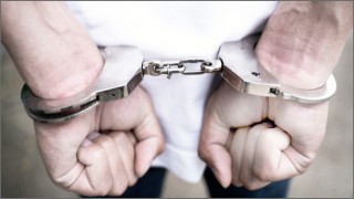 ‘অনলাইন জুয়ার’ আসর থেকে ৫ বাংলাদেশি আটক