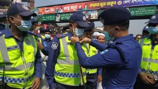 নরসিংদীতে পুলিশের 'বডি ওর্ন' ক্যামেরার উদ্বোধন