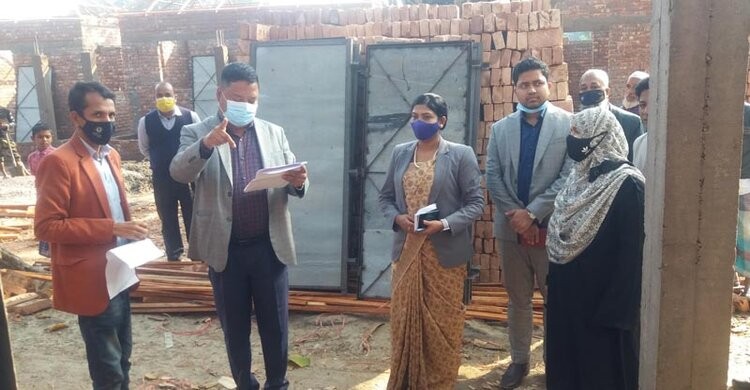 শিবপুরে গৃহহীনদের নির্মাণাধীন ঘর পরিদর্শন শিবপুরে গৃহহীনদের নির্মাণাধীন ঘর পরিদর্শন