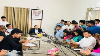 বন্যার পানি নামতে রাস্তা কাটার নির্দেশ স্থানীয় মন্ত্রীর বন্যার পানি নামতে রাস্তা কাটার নির্দেশ স্থানীয় মন্ত্রীর