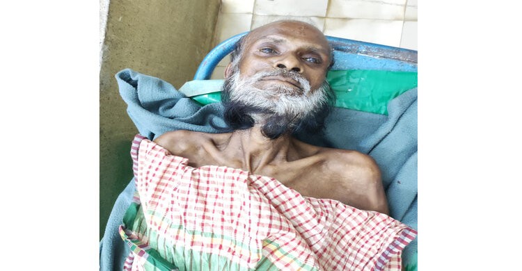 নরসিংদী সদর হাসপাতালে তাঁর খোঁজে আসেননি কেউ ! নরসিংদী সদর হাসপাতালে তাঁর খোঁজে আসেননি কেউ !