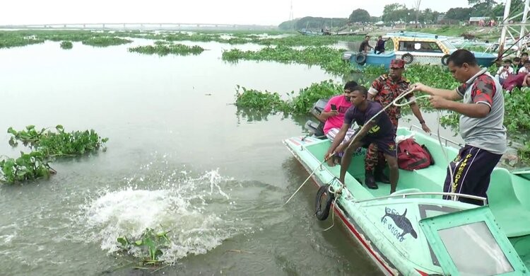 নরসিংদীর মেঘনা নদীতে ডুবে একজনের মৃত্যু, রায়পুরায় খোঁজ মেলেনি স্কুল ছাত্রের নরসিংদীর মেঘনা নদীতে ডুবে একজনের মৃত্যু, রায়পুরায় খোঁজ মেলেনি স্কুল ছাত্রের
