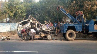 মরজালে বাস-মাইক্রোবাস সংঘর্ষে তিনজন নিহত, আহত-২