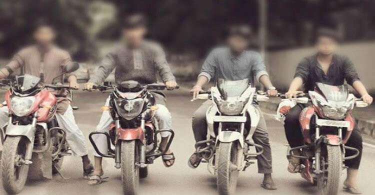 মনোহরদীতে বড় বোনের পর ছোট বোনকেও জোরপূর্বক তুলে নেওয়ার চেষ্টা মনোহরদীতে বড় বোনের পর ছোট বোনকেও জোরপূর্বক তুলে নেওয়ার চেষ্টা