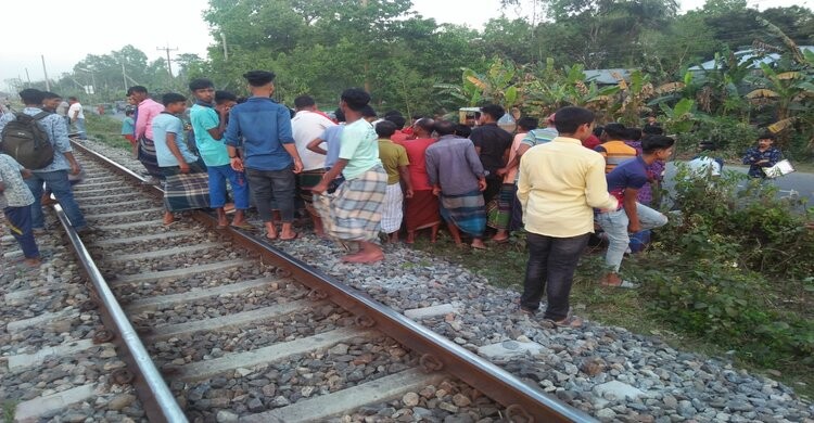 রায়পুরায় ট্রেনে কাটাপড়ে যুবক নিহত রায়পুরায় ট্রেনে কাটাপড়ে যুবক নিহত