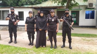 নরসিংদী রেলস্টেশনে তরুণী হেনস্থায় জড়িত নারী র‍্যাবের হাতে গ্রেপ্তার