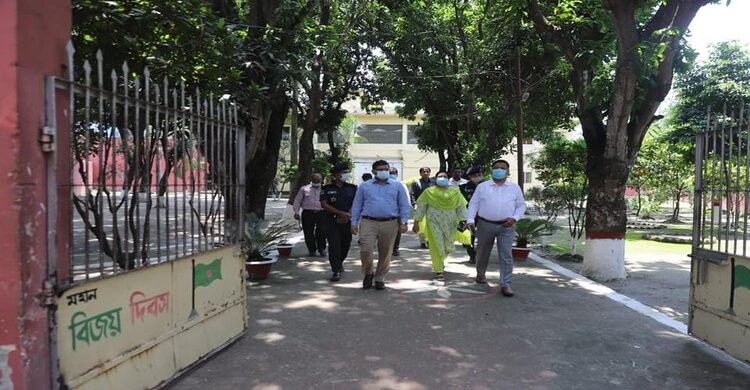 কারাগার পরিদর্শন করলেন জেলা প্রশাসক কারাগার পরিদর্শন করলেন জেলা প্রশাসক