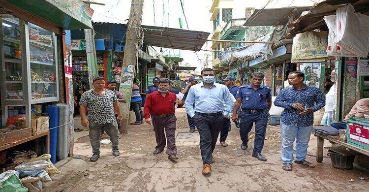নরসিংদীতে পণ্যে পাটজাত মোড়ক ব্যবহার না করায় জরিমানা নরসিংদীতে পণ্যে পাটজাত মোড়ক ব্যবহার না করায় জরিমানা