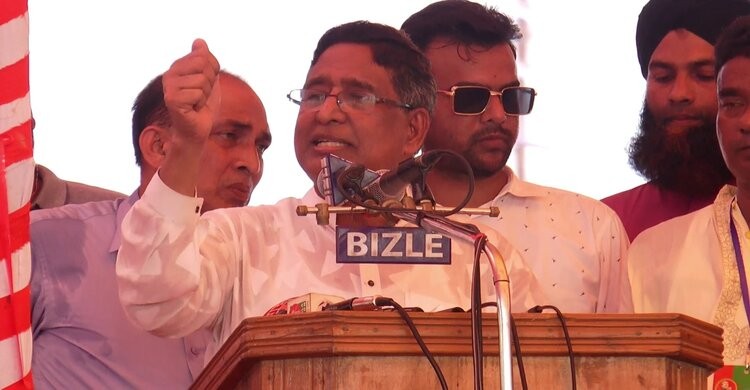 মানুষ হত্যা এবং সন্ত্রাসের রাজনীতি ছেড়ে গণতন্ত্রের পথে আসুন: কৃষিমন্ত্রী আব্দুর রাজ্জাক মানুষ হত্যা এবং সন্ত্রাসের রাজনীতি ছেড়ে গণতন্ত্রের পথে আসুন: কৃষিমন্ত্রী আব্দুর রাজ্জাক