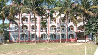 শিবপুরে কারণ ছাড়াই বিদ্যালয় পরিচালনা কমিটির নির্বাচন স্থগিত করায় ক্ষোভ