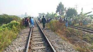 রায়পুরায় ট্রেনের ধাক্কায় অজ্ঞাতনামা যুবক নিহত