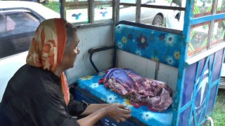 পলাশে নবজাতককে সাপ ভেবে ডোবায় ফেলে দিয়ে হত্যার অভিযোগ মায়ের বিরুদ্ধে