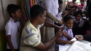 নরসিংদীতে তৃতীয় দিনে ১৫ হাজার শিশুকে টিকাদান