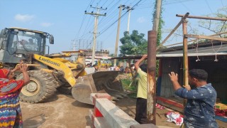 শিবপুরে মহাসড়কের পাশের শতাধিক অবৈধ স্থাপনা উচ্ছেদ