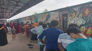 নরসিংদীতে বঙ্গবন্ধু রেলওয়ে ভ্রাম্যমান জাদুঘরে দর্শনার্থীদের ভিড় নরসিংদীতে বঙ্গবন্ধু রেলওয়ে ভ্রাম্যমান জাদুঘরে দর্শনার্থীদের ভিড়